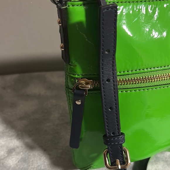Kate Spade Lime Green Patent Crossbody Storybook Lining EUC - Picture 3 of 10